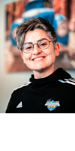 May Sadek - Inhaberin & Fahrlehrerin Klasse B + BE